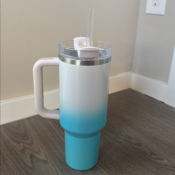 Stanley Quencher H2.0 Flowstate 40oz Tumbler Ombre - Picture 5 of 9